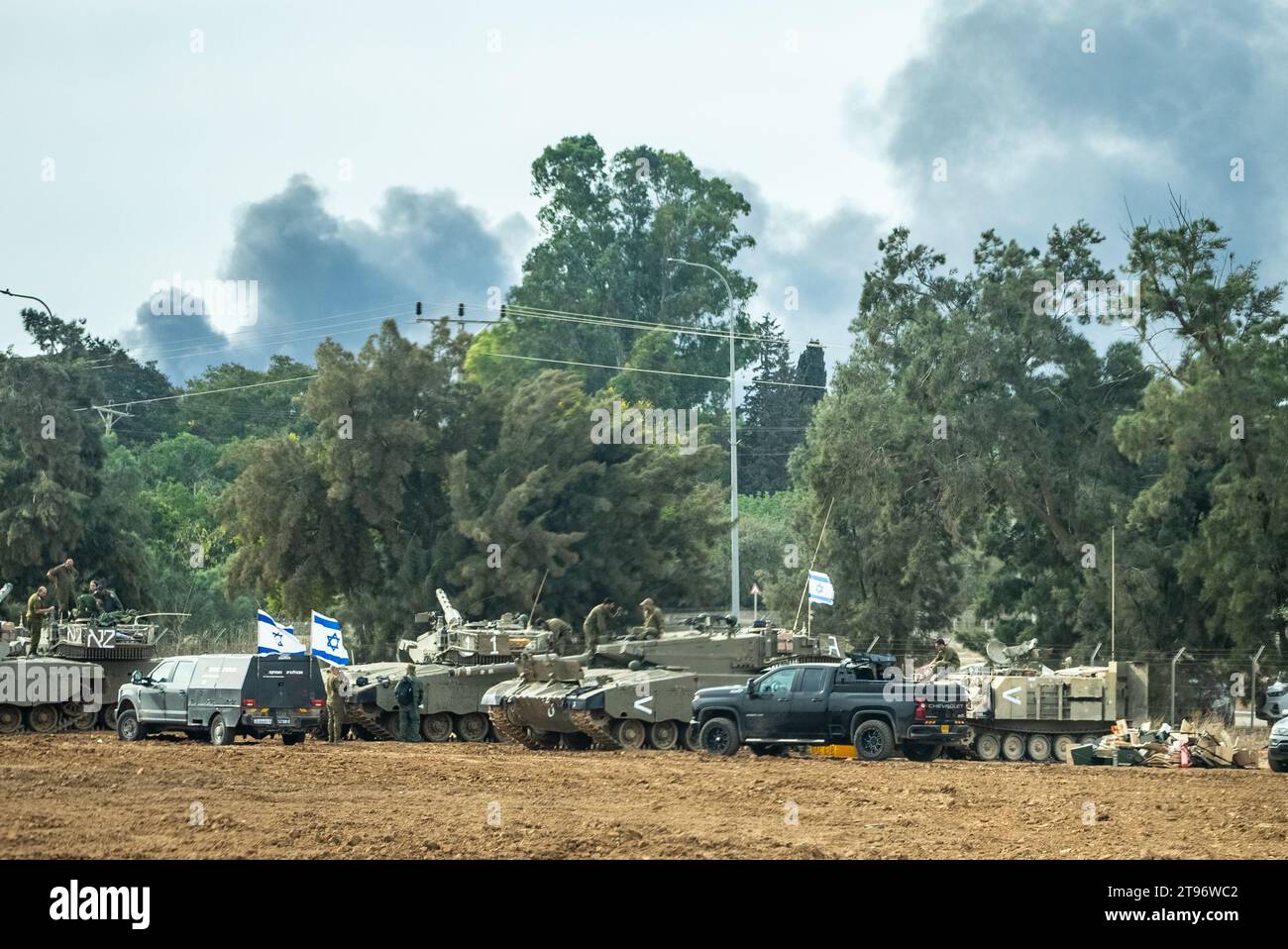 Chars israéliens en route vers la guerre à Gaza Banque D'Images