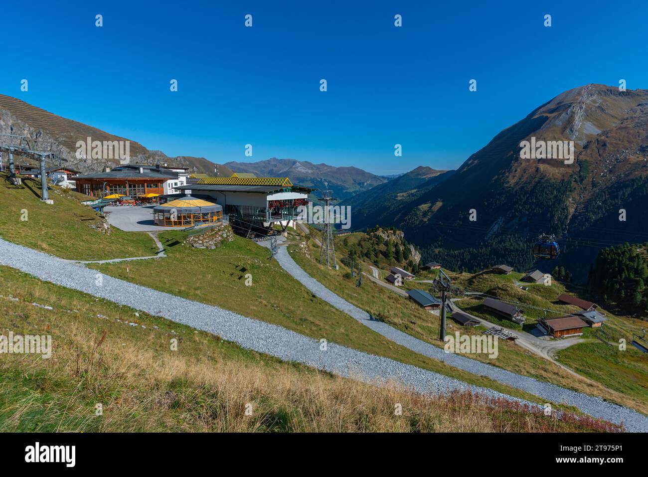 Hintertux Glacier Express, interstation à Sommerbergalm (2,200m) , région de randonnée populaire, Alpes du Zillertal, Tyrol, Autriche, Europe Banque D'Images