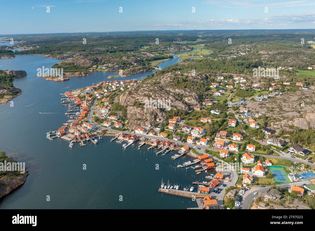 Vue aérienne de Fjallabacka, Suède. Petit village côtier sur la côte ouest Banque D'Images