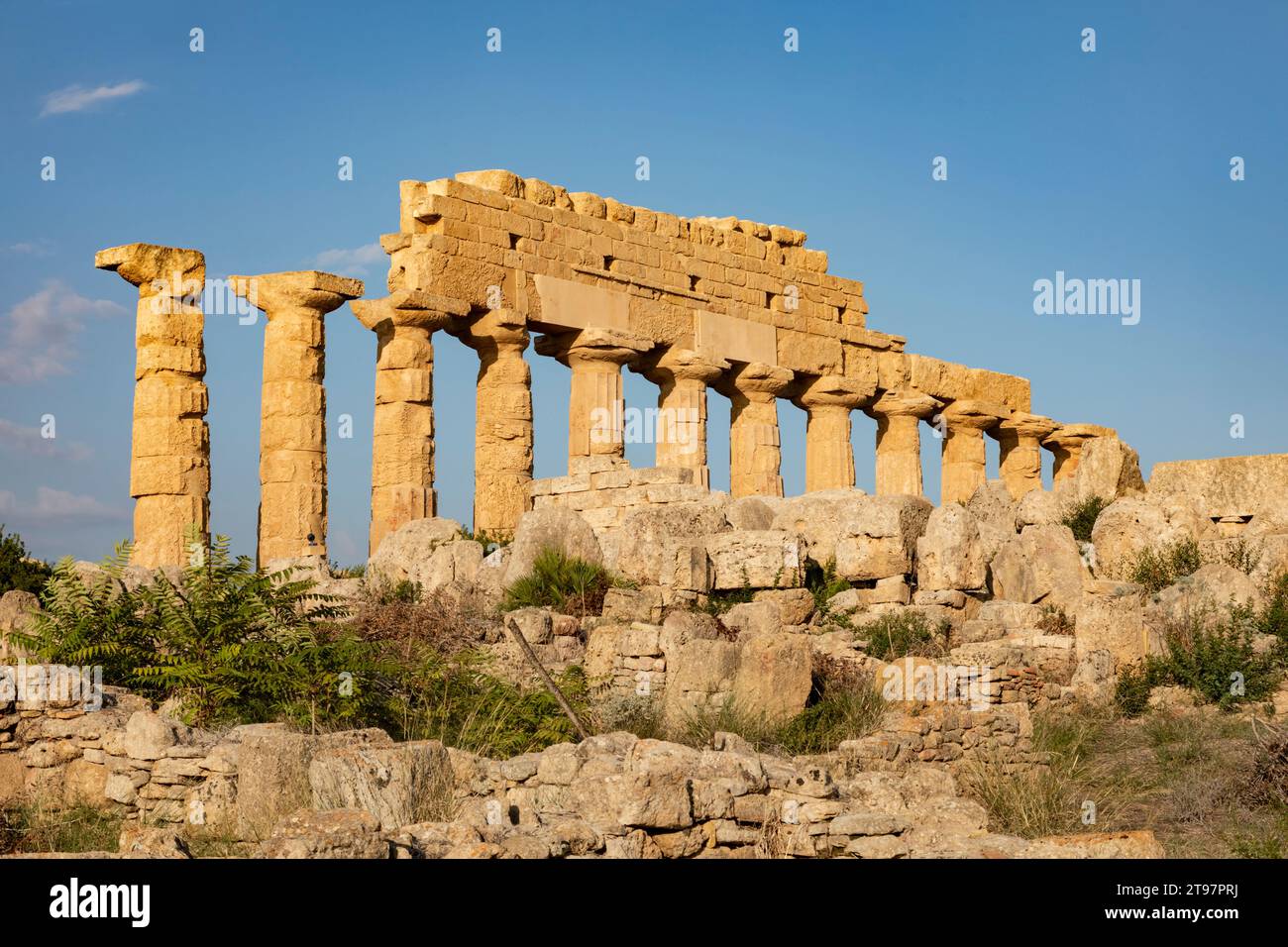 Italie, Sicile, Selinonte, extérieur du temple grec ancien Banque D'Images