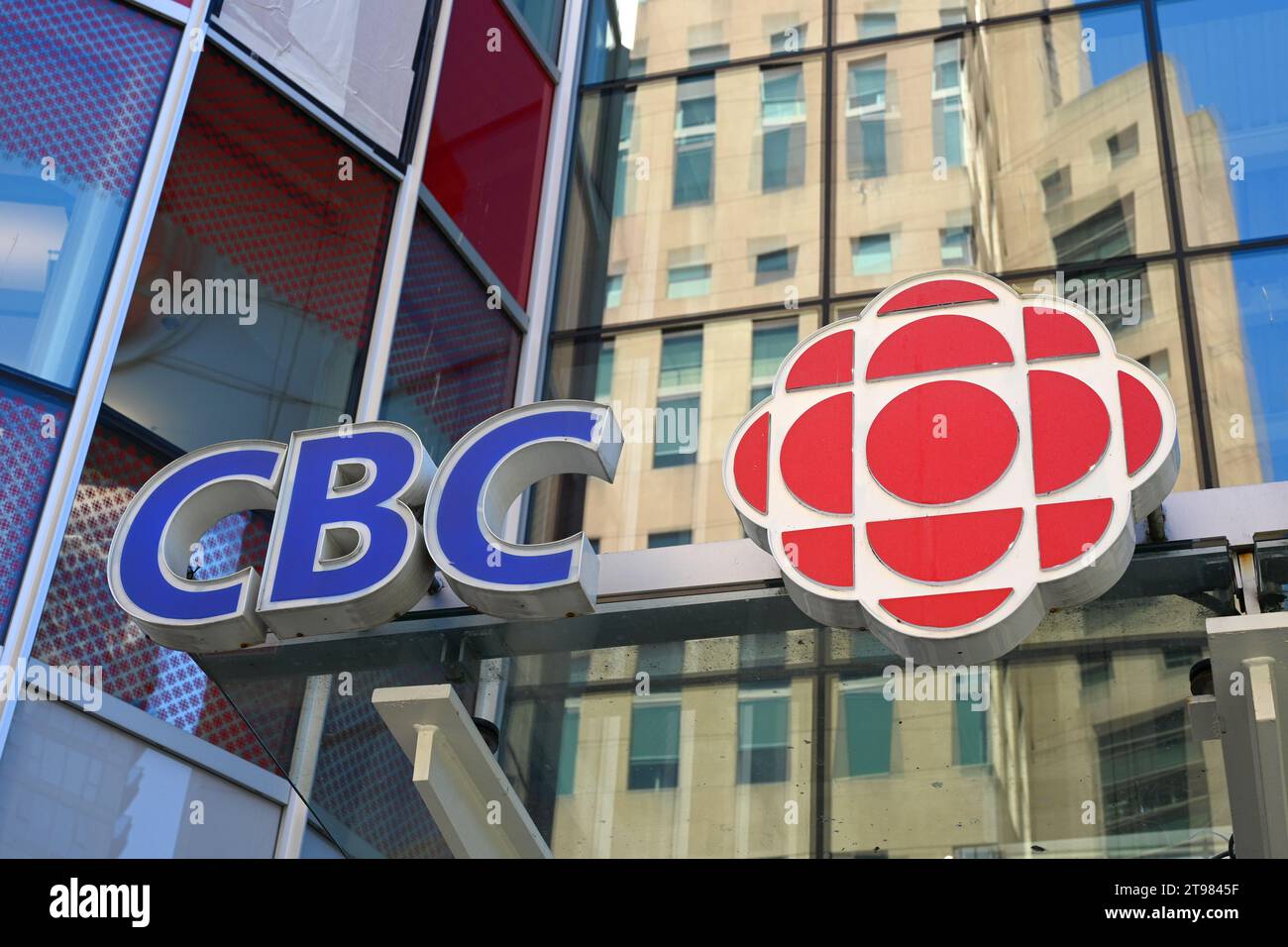 Vancouver, C.-B., Canada - 15 août 2023 : le logo de CBC sur l'édifice de CBC radio-Canada à Vancouver. Banque D'Images Vancouver, C.-B., Canada - 15 août 2023 : le logo de CBC sur l'édifice de CBC radio-Canada à Vancouver. Banque D'Images