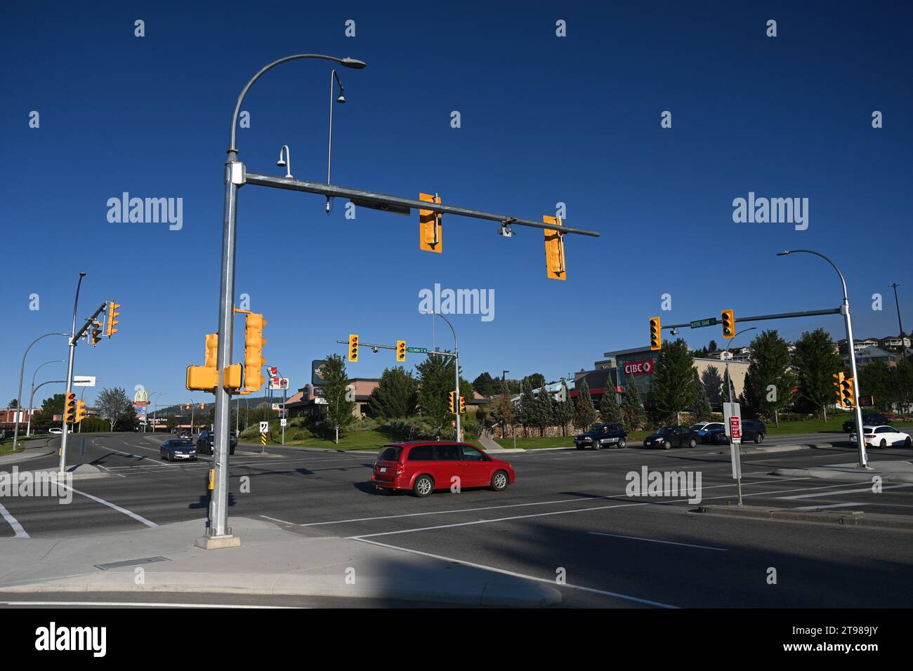 Kamloops, BC, Canada - 20 juillet 2023 : intersection routière dans la ville de Kamloops, Canada. Banque D'Images