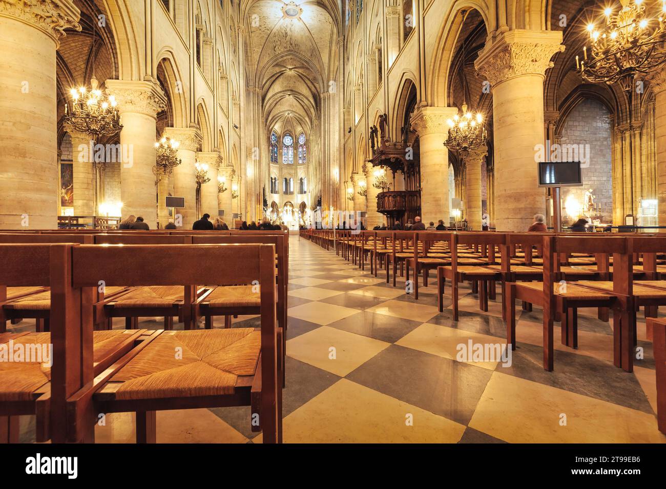 Intérieur de la cathédrale notre-Dame de Paris, France Banque D'Images