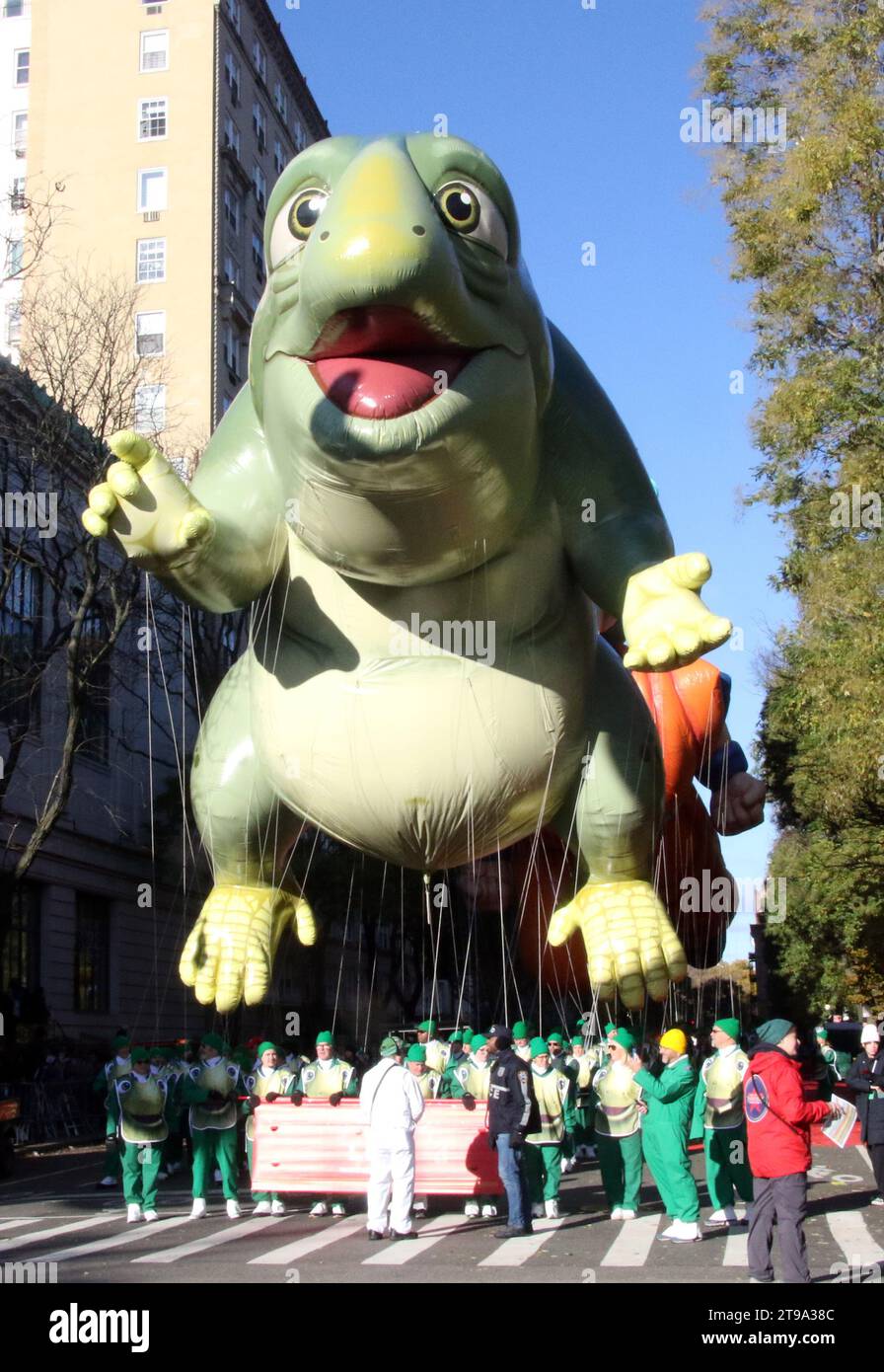 New York, NY, États-Unis. 23 novembre 2023. Leo au défilé Macy's Thanksgiving Day Parade 2023 le 23 novembre 2023 à New York. Crédit : RW/Media Punch/Alamy Live News Banque D'Images
