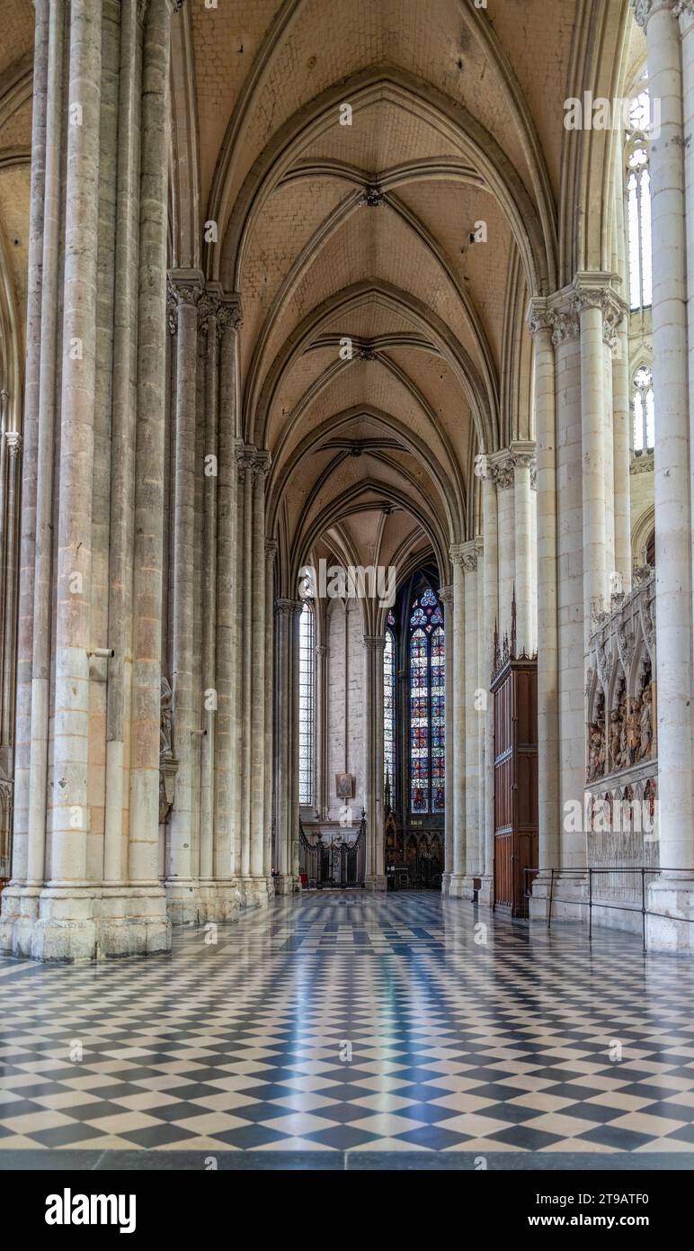 Paysage à l'intérieur de la cathédrale d'Amiens à Amiens, une ville et commune dans le nord de la France. Elle est la capitale du département de la somme dans la région des hauts Banque D'Images