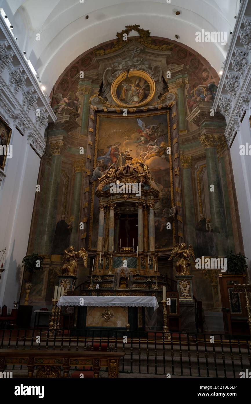 Autel et retable de style baroque de l'église San Ildefonso (également connue sous le nom d'église jésuite) situé dans le centre de Tolède, en Espagne. Espagne religio Banque D'Images