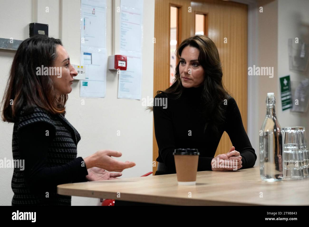 La Princesse de Galles lors d'une visite à Sebby's Corner à Barnet, au nord de Londres, pour lancer une initiative de son Royal Foundation Centre for Early Childhood visant à fournir un soutien aux familles avec de jeunes enfants à l'approche de Noël. Date de la photo : Vendredi 24 novembre 2023. Banque D'Images