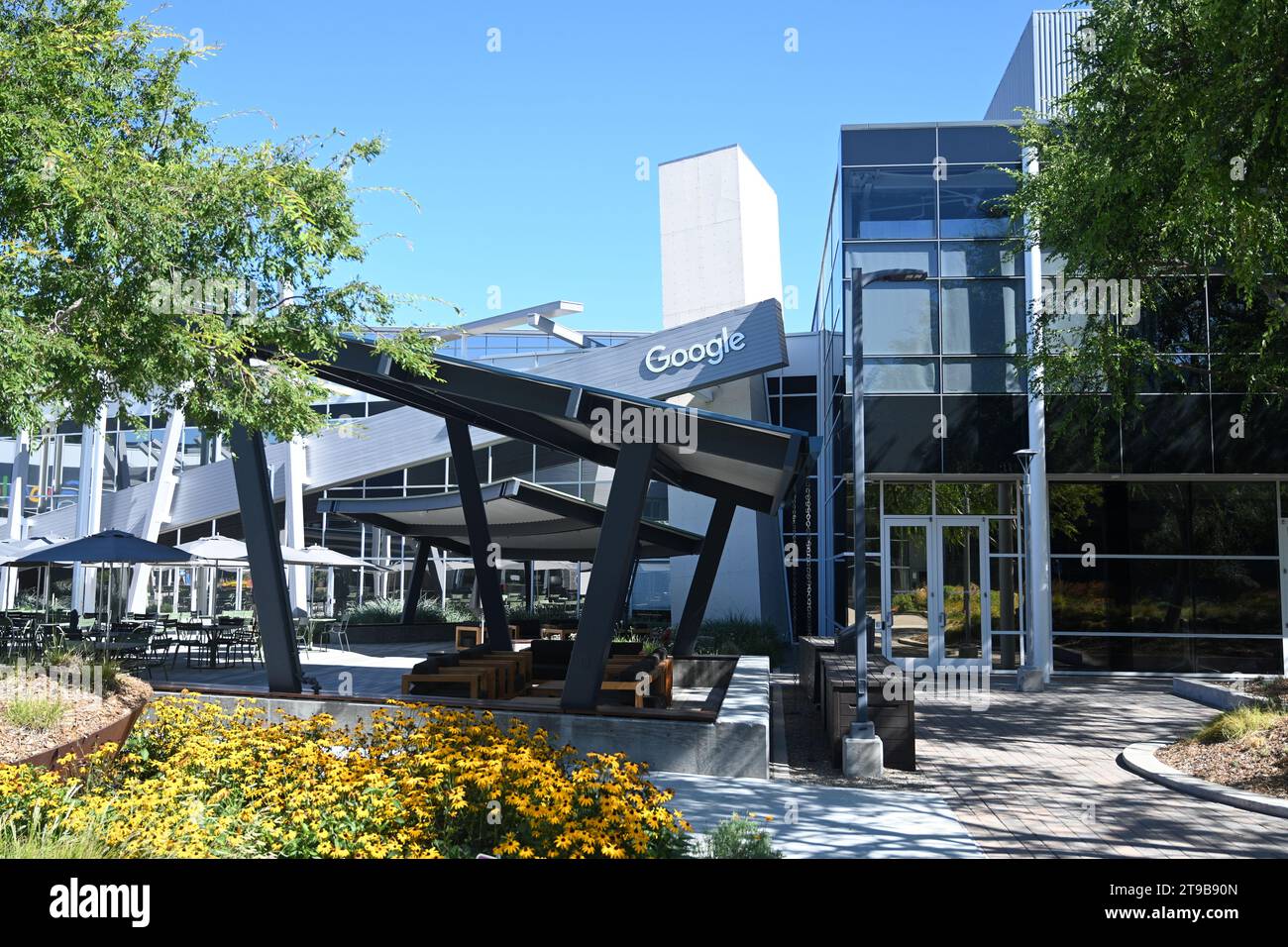 Mountain View, CA, États-Unis - 28 juillet 2023 : le siège social Googleplex de Google et de sa société mère, Alphabet Inc, situé au 1600 Amphithée Banque D'Images