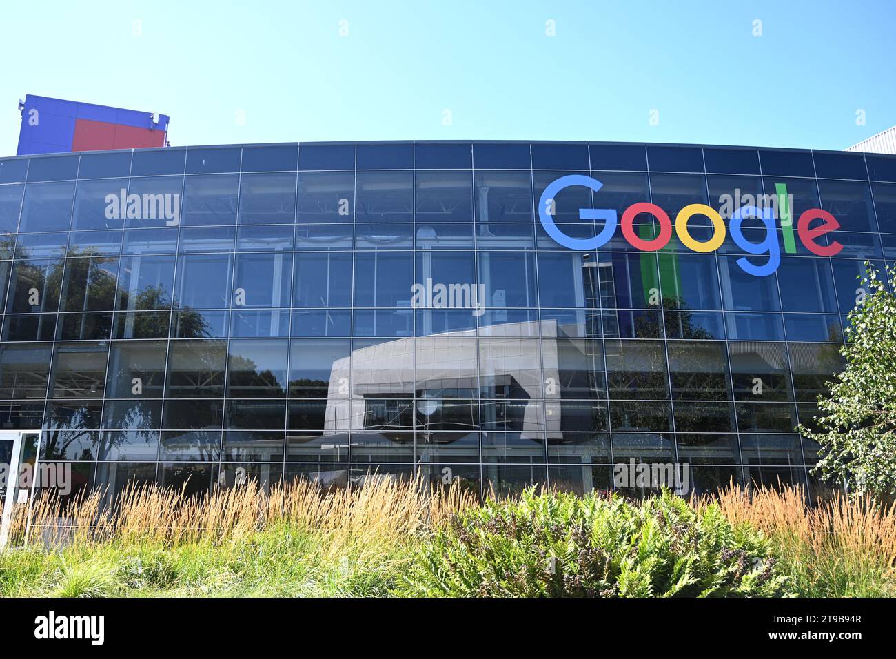 Mountain View, CA, États-Unis - 28 juillet 2023 : le siège social Googleplex de Google et de sa société mère, Alphabet Inc, situé au 1600 Amphithée Banque D'Images