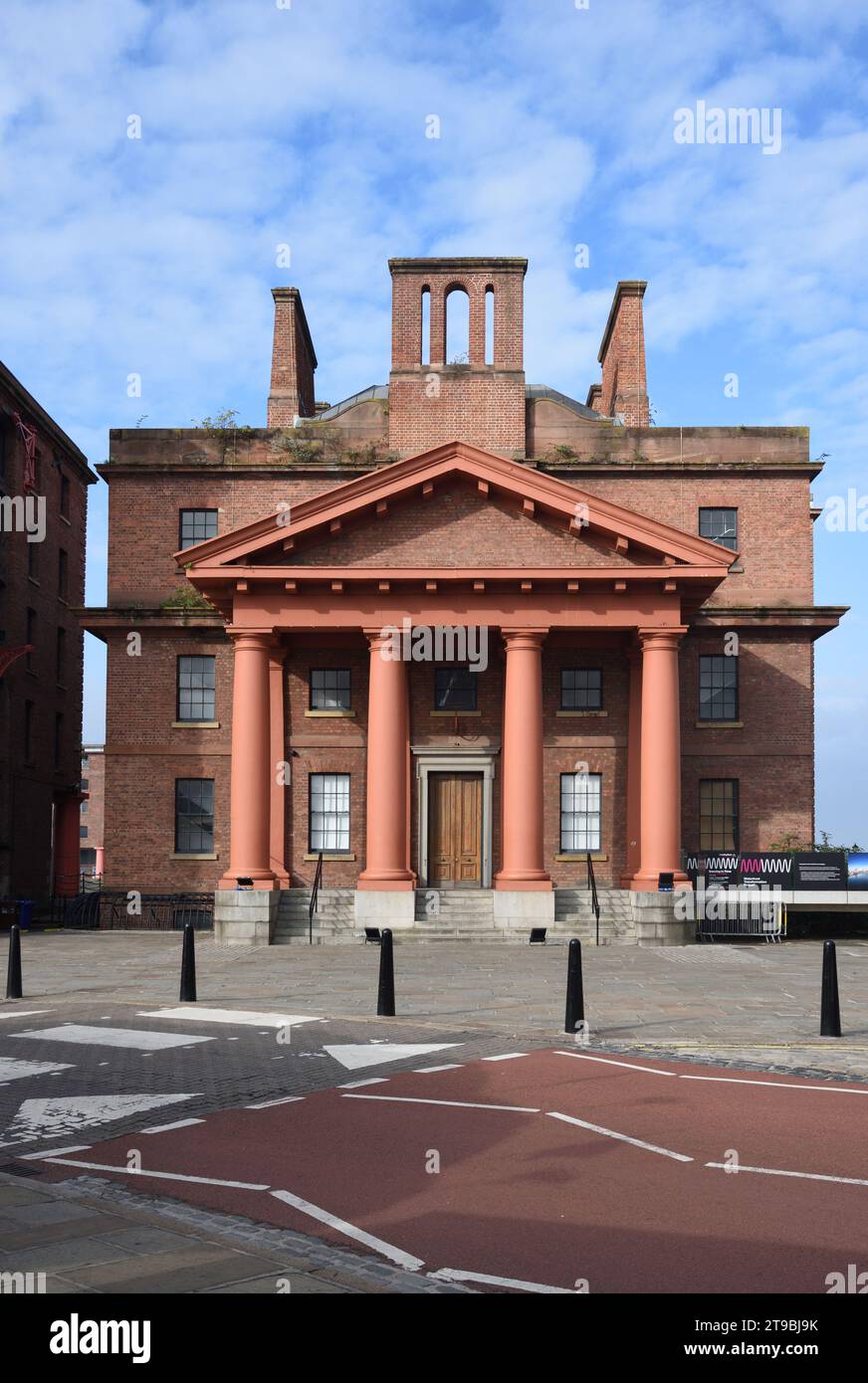 Albert Dock Traffic Office (1847), Grade I inscrit le bâtiment néoclassique victorien maintenant partie du Musée international de l'esclavage de Liverpool Banque D'Images