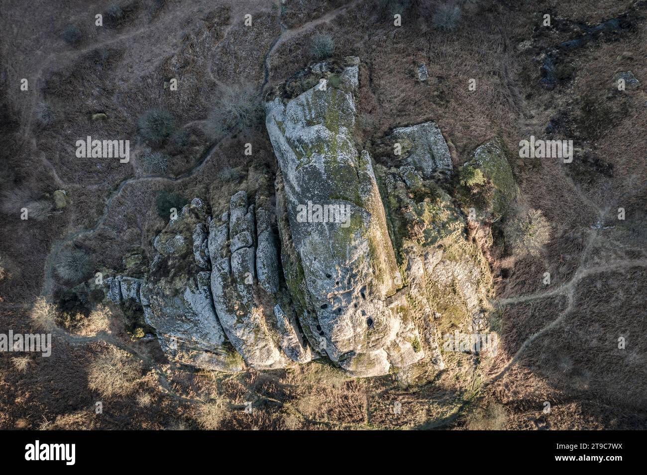 Vue aérienne de Blackingstone Rock dans le parc national de Dartmoor, Devon, Angleterre. Hiver (mars) 2021. Banque D'Images