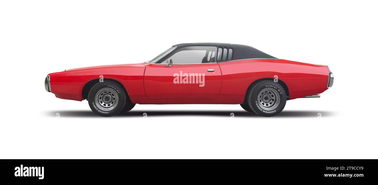 Dodge Charger vue latérale de voiture classique isolé sur fond blanc Banque D'Images