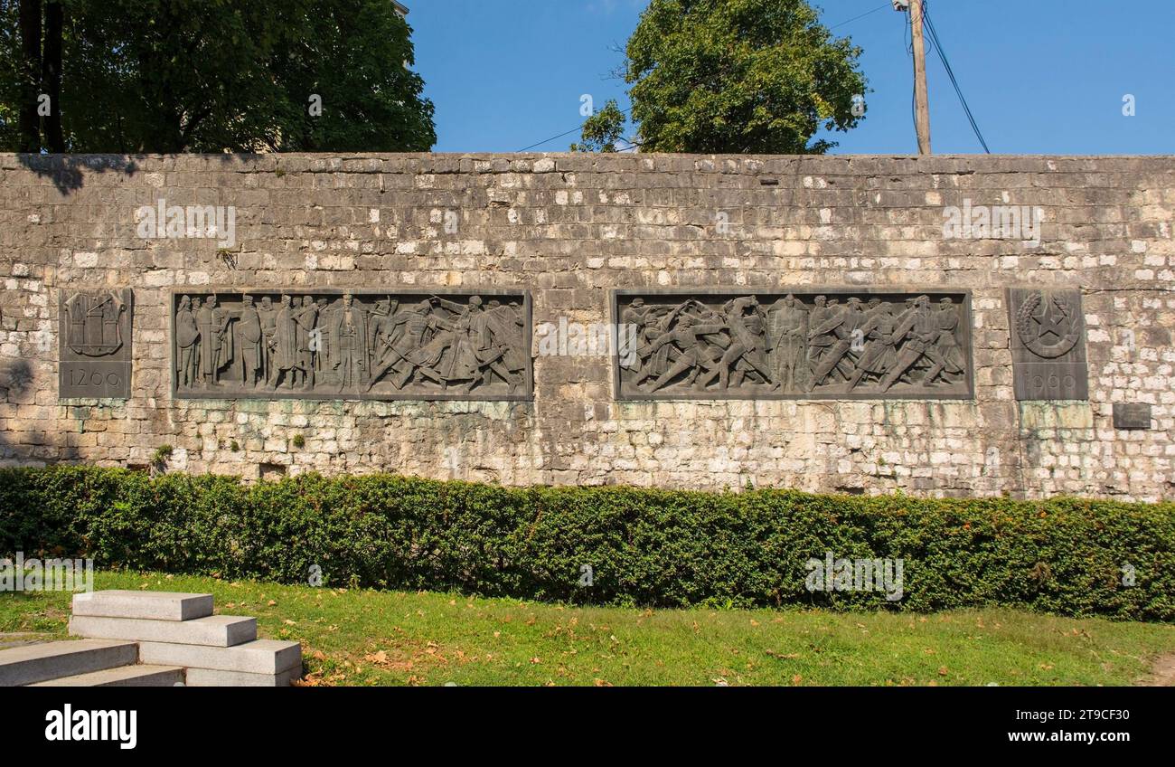 Le Monument à la libération à Bihac mémorial relief à 700 ans d'histoire de Bihac dans le centre de Bihac, canton d'una-Sana, Bosnie-Herzégovine Banque D'Images