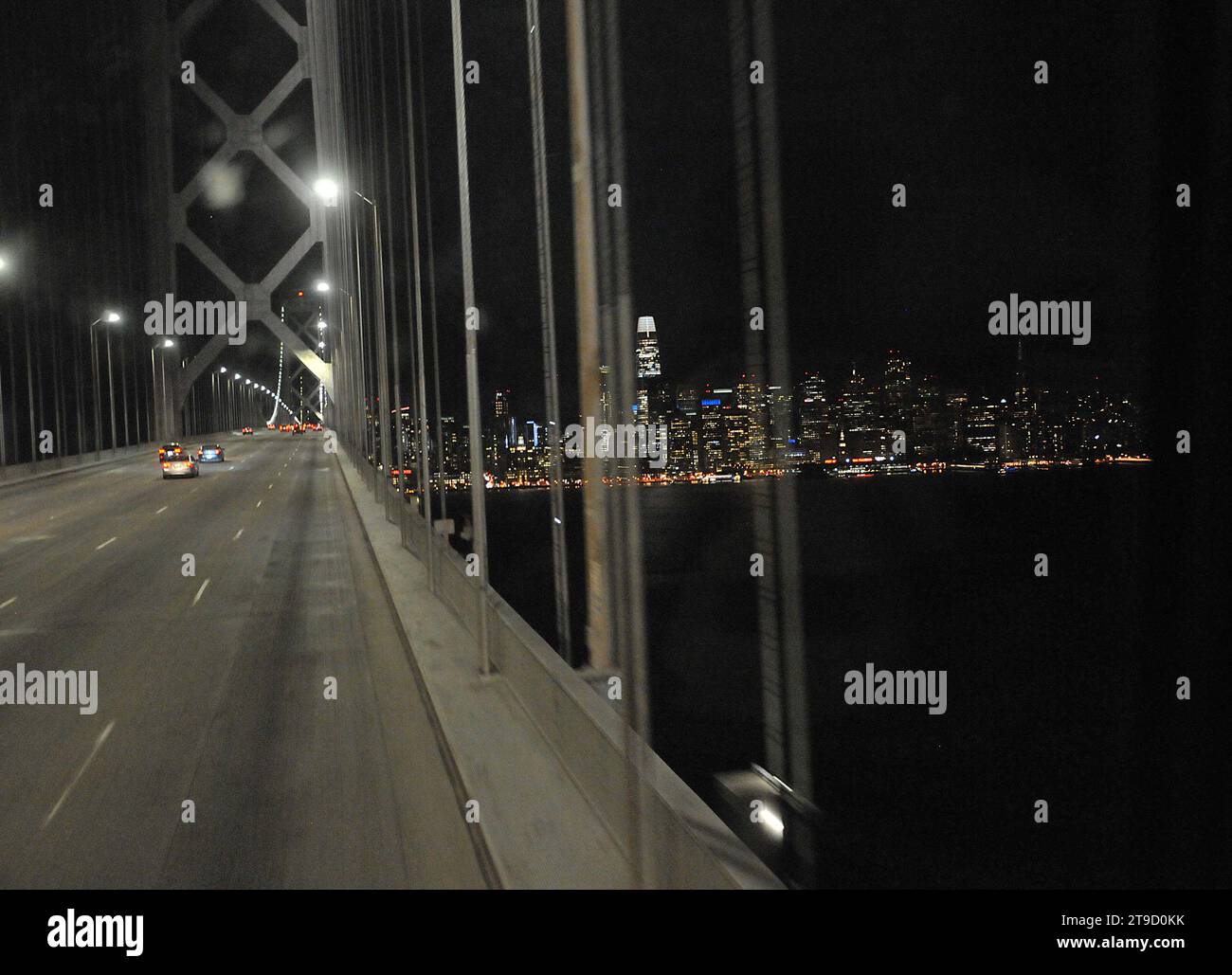 Treasure Island San Francisco /Bay Brige /california/ 12 septembre 2019/San Francisco par des lumières nocturnes et vue depuis le pont de la baie . (Photo..Francis Dean / Deanimages). Banque D'Images