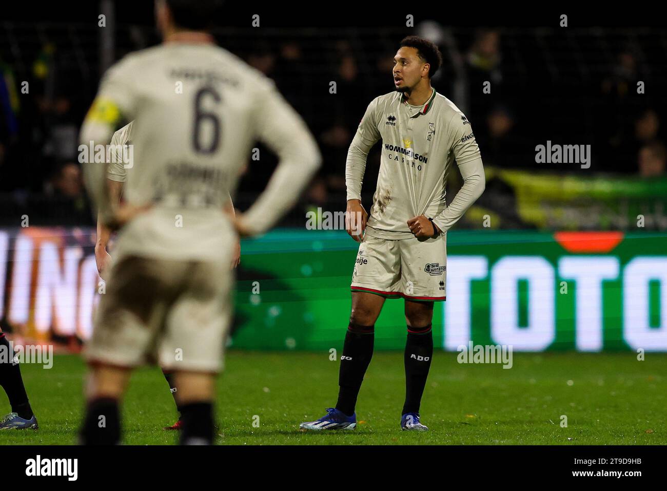 Dordrecht, pays-Bas. 24 novembre 2023. DORDRECHT, PAYS-BAS - NOVEMBRE 24 : Gylermo Siereveld d'ado Den Haag est déçu du tirage au sort lors du match néerlandais Keuken Kampioen Divisie entre le FC Dordrecht et ado Den Haag au Matchoholic Stadion le 24 novembre 2023 à Dordrecht, pays-Bas. (Photo Hans van der Valk/Orange Pictures) crédit : Orange pics BV/Alamy Live News Banque D'Images