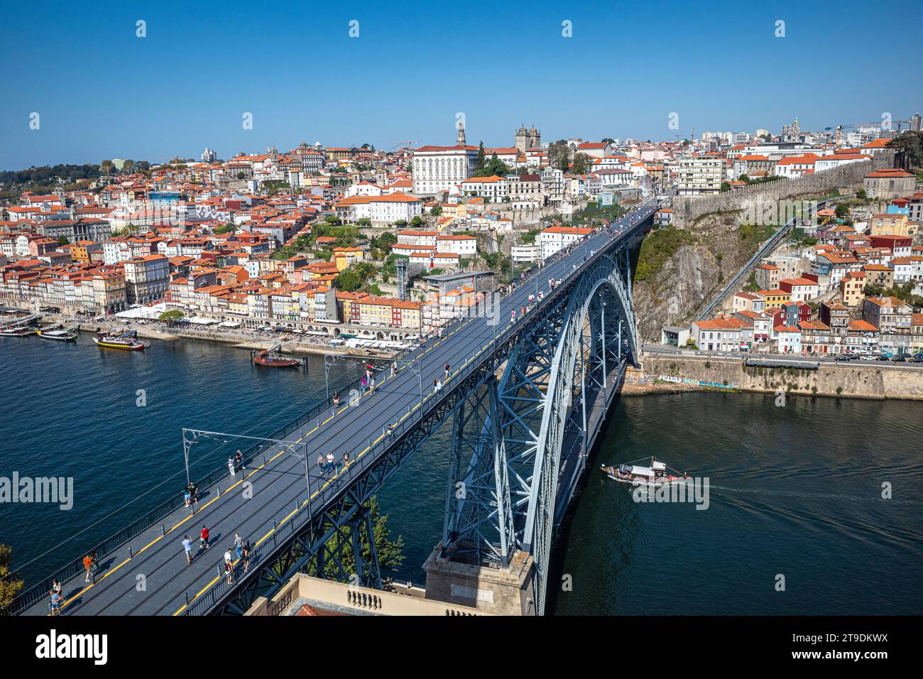 Porto ou Porto, Portugal Paysage urbain vieille ville avec pont Banque D'Images