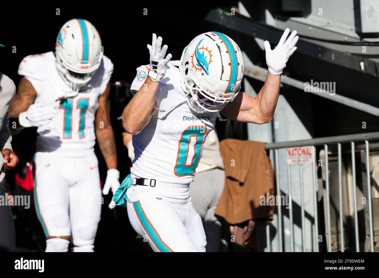 East Rutherford, New Jersey, États-Unis. 24 novembre 2023. EAST RUTHERFORD, NEW JERSEY ''' NOVEMBRE 24 : Braxton Berrios (0), receveur des Dolphins de Miami, prend le terrain au met Life Stadium le 24 novembre 2023, à East Rutherford, N.J. (crédit image : © Scott Rausenberger/ZUMA Press Wire) USAGE ÉDITORIAL SEULEMENT! Non destiné à UN USAGE commercial ! Banque D'Images