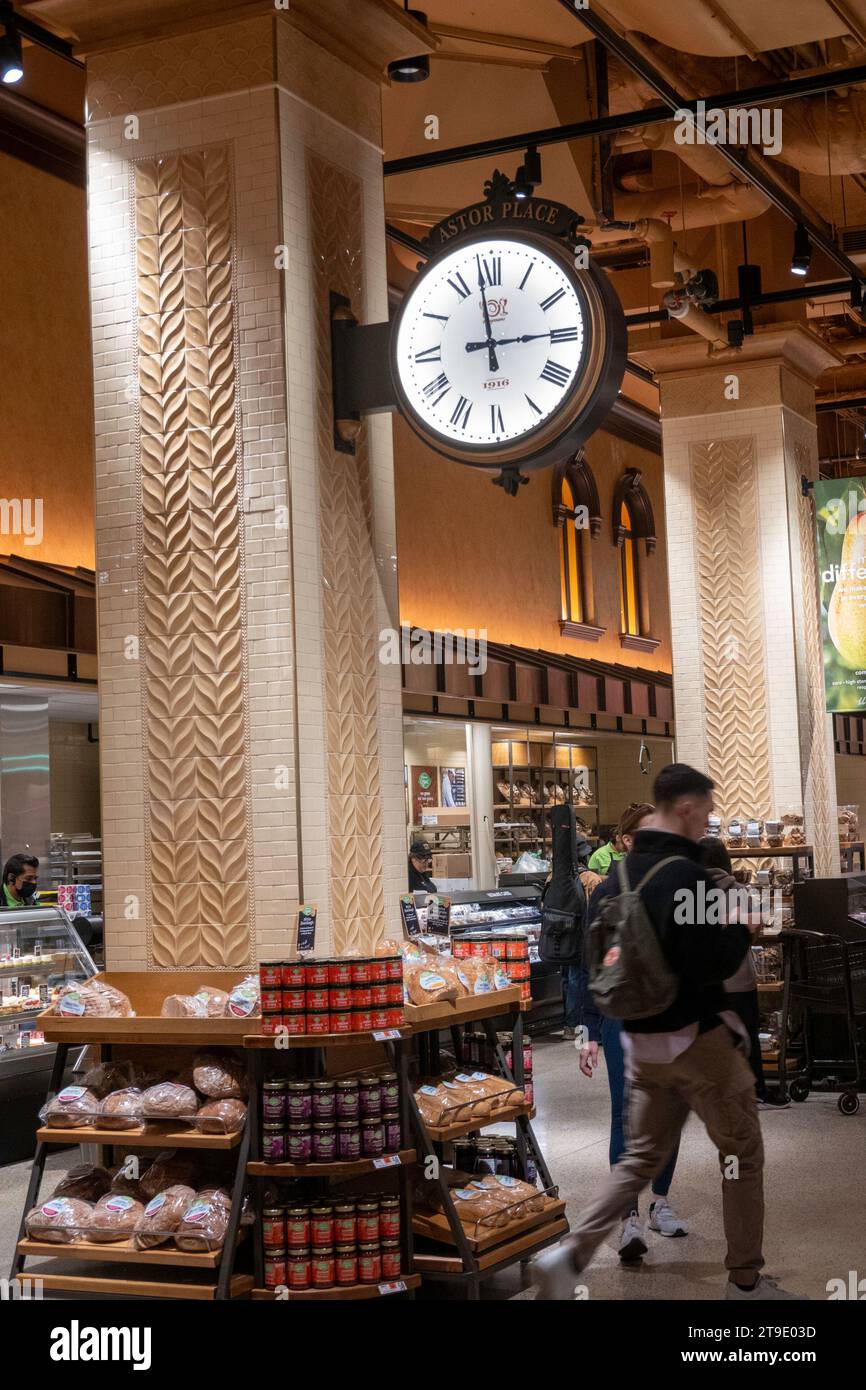 Wegmans Food Market a ouvert ses portes en octobre 2023 à Astor place à New York, aux États-Unis Banque D'Images