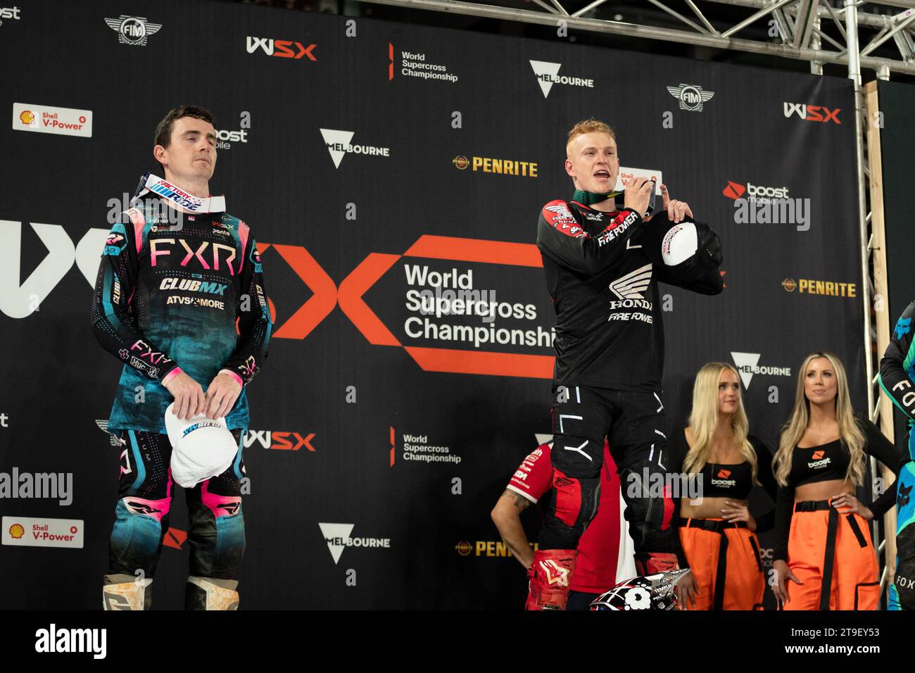 Melbourne, Australie, 25 novembre 2023. Max Anstie du Royaume-Uni sur la Fire Power HONDA célèbre sur le podium après avoir remporté le Grand Prix d'Australie WSX au Marvel Stadium le 25 novembre 2023 à Melbourne, en Australie. Crédit : Dave Hewison/Speed Media/Alamy Live News Banque D'Images