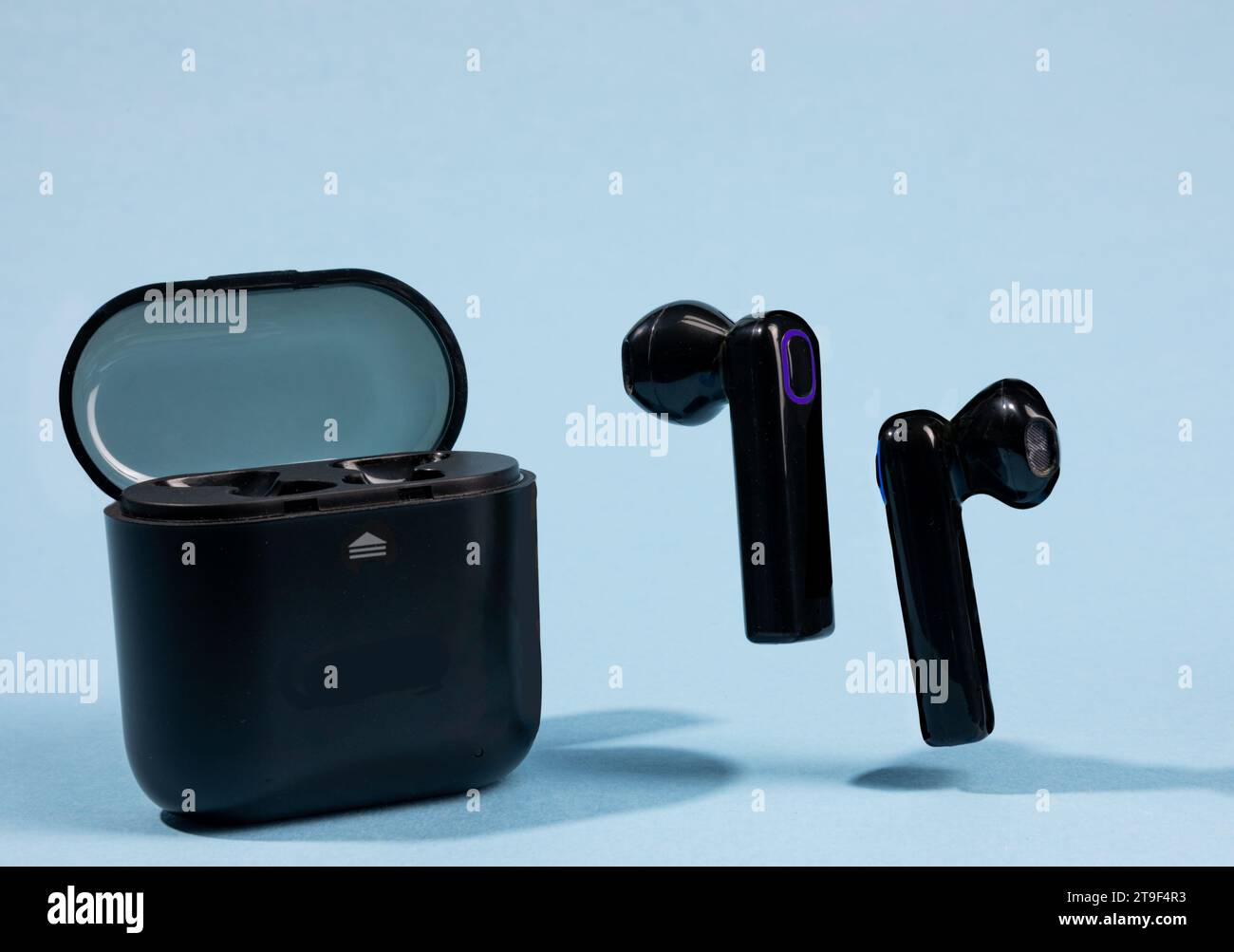 Écouteurs sans fil Bluetooth avec espace de copie Banque D'Images
