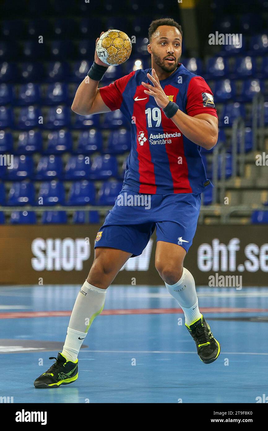 Barcelone, Espagne. 23e, novembre 2023. Timothey n'Guessan (19) du Barça vu dans le match de Ligue des Champions de l'EHF entre le Barça et Orlen Wisla Plock au Palau Blaugrana à Barcelone. (Crédit photo : Gonzales photo - Ainhoa Rodriguez Jara). Banque D'Images