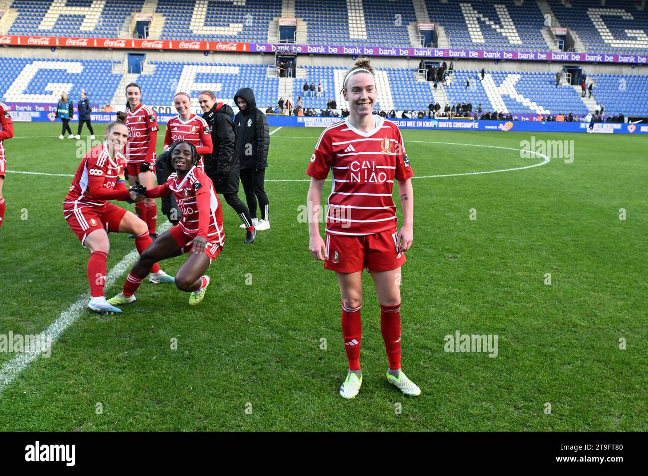 Genk, Belgique. 25 novembre 2023. Claire O'Riordan (11 ans) de Standard photographiée après un match de football féminin entre Racing Genk Ladies et Standard Femina de Liege lors de la 10 e journée de la saison 2023 - 2024 de Belgian Lotto Womens Super League, samedi 25 novembre 2023 à Genk, Belgique . Crédit : Sportpix/Alamy Live News Banque D'Images