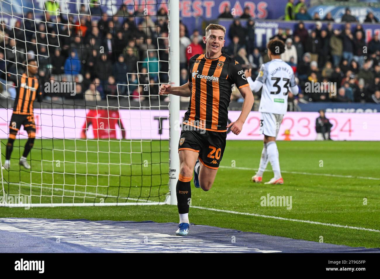 Liam Delap #20 de Hull City célèbre son objectif de le faire 2-2 mais est exclu pour Off Side, aucun but lors du Sky Bet Championship Match Swansea City vs Hull City au Swansea.com Stadium, Swansea, Royaume-Uni, le 25 novembre 2023 (photo de Craig Thomas/News Images) Banque D'Images