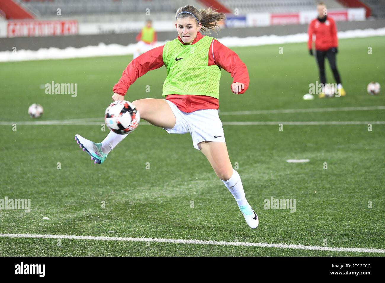 Thun, Suisse. 25 novembre 2023. 25 novembre 2023, Thun, Stockhorn Arena, Super League féminine : équipe féminine Thun Berner-Oberland - FC Rapperswil-Jona, #20 Gianna Klucker (Rapperswil-Jona) en échauffement. (Photo de Manuel Winterberger/Just Pictures/Sipa USA) crédit : SIPA US/Alamy Live News Banque D'Images