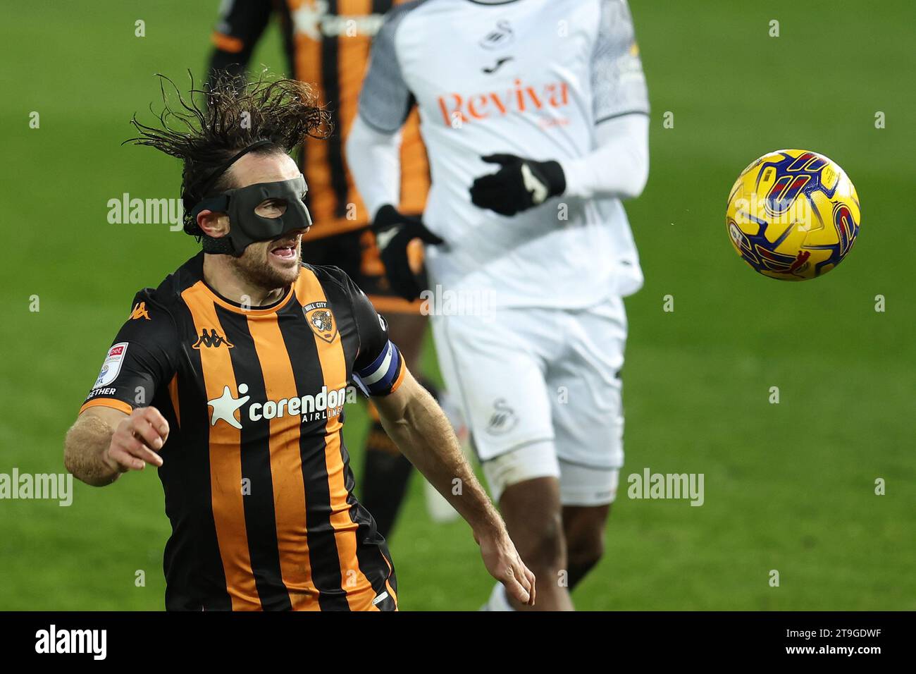 Swansea, Royaume-Uni. 25 novembre 2023. Lewie Coyle de la ville de Hull en action. Match de championnat EFL Skybet, Swansea City contre Hull City au Swansea.com Stadium à Swansea, pays de Galles le samedi 25 novembre 2023. Cette image ne peut être utilisée qu'à des fins éditoriales. Usage éditorial uniquement, photo par Andrew Orchard/Andrew Orchard photographie sportive/Alamy Live News crédit : Andrew Orchard photographie sportive/Alamy Live News Banque D'Images