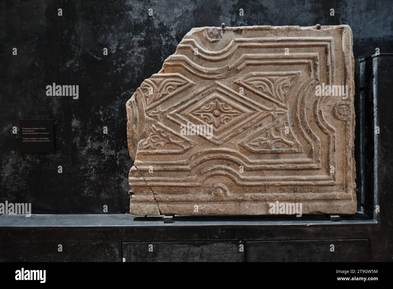 Venise, Italie - novembre 9 2023 : fragments architecturaux dans la Basilique de St. Marc et les trésors de Constantinople Banque D'Images