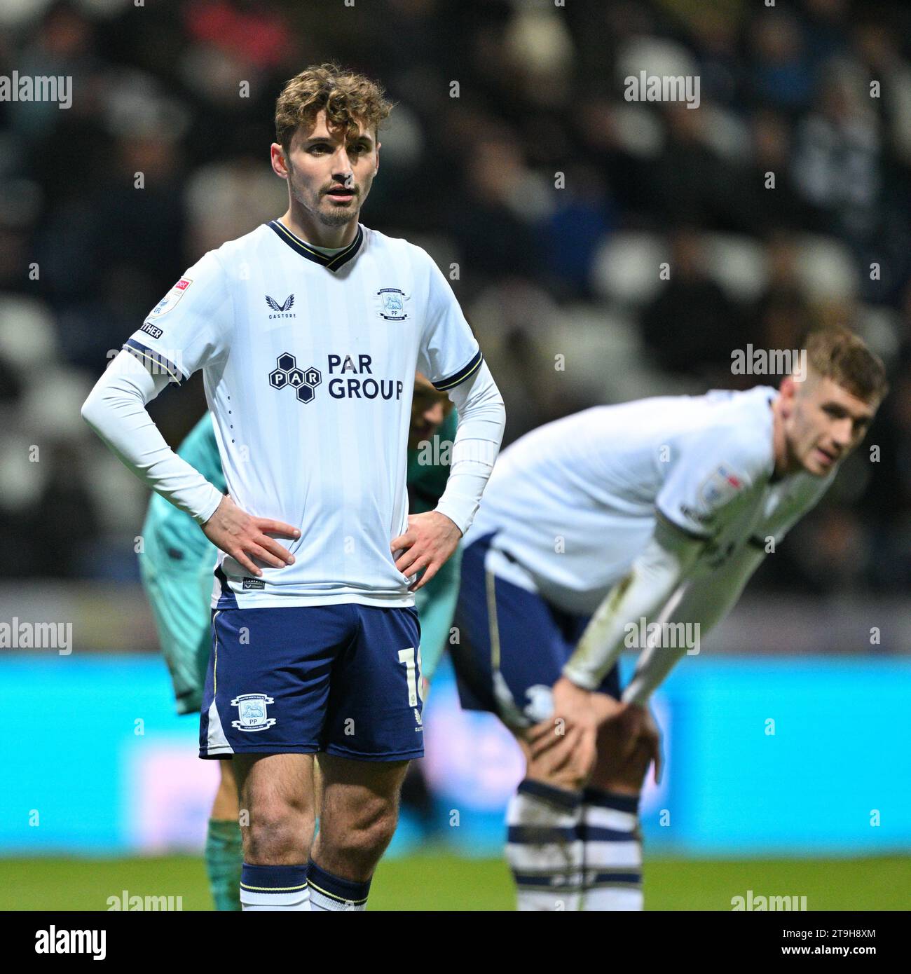 Ryan Ledson 18# du Preston North End football Club, lors du Sky Bet Championship Match Preston North End vs Cardiff City à Deepdale, Preston, Royaume-Uni, le 25 novembre 2023 (photo de Cody Froggatt/News Images) Banque D'Images