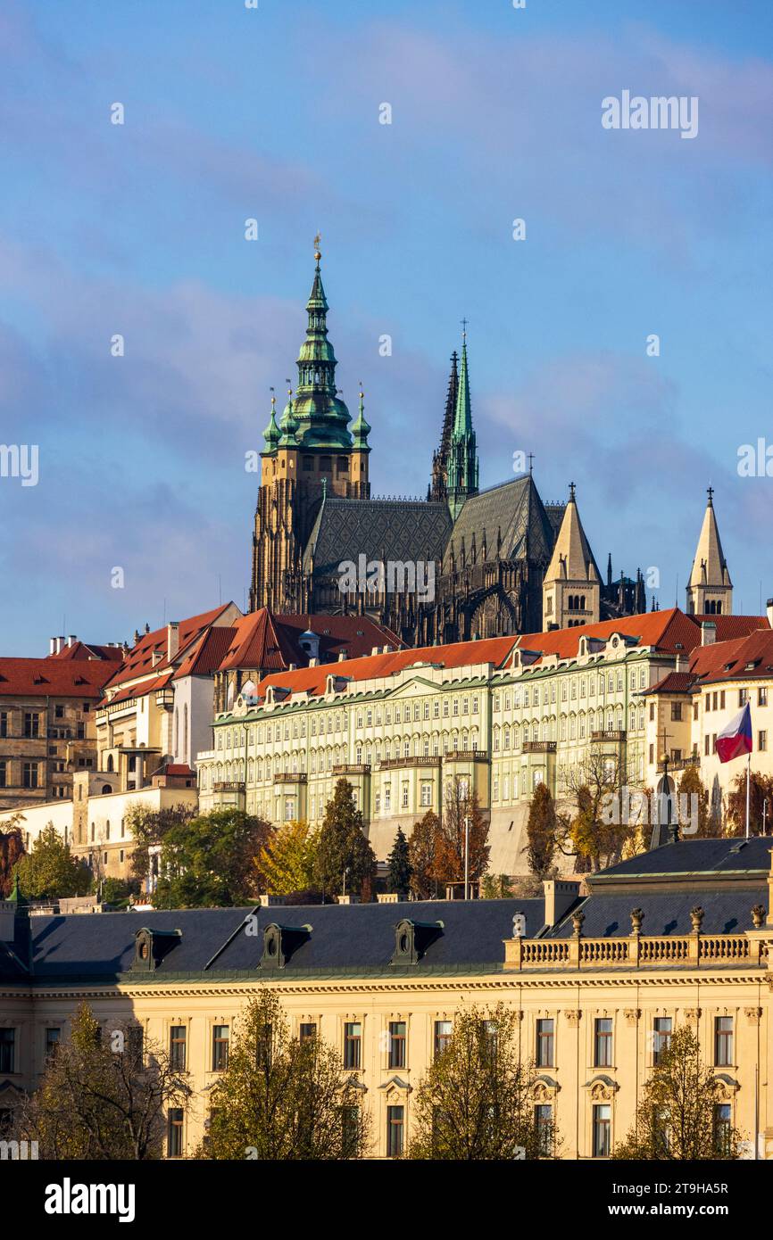Vue de Malá Strana avec le château de Prague et St. Cathédrale de Vitus, Prague, Bohême, République tchèquePrague, Tchèque Banque D'Images