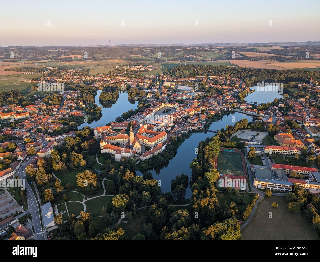 Telc est une ville dans le sud de la République tchèque, connue pour son architecture Renaissance italienne, y compris le château, anciennement un château gothique, aérien Banque D'Images