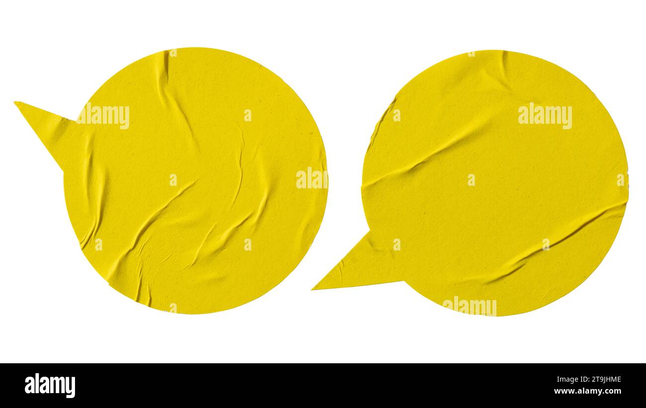 Autocollants de papier ballon de parole jaune sur fond blanc avec le chemin de détourage Banque D'Images