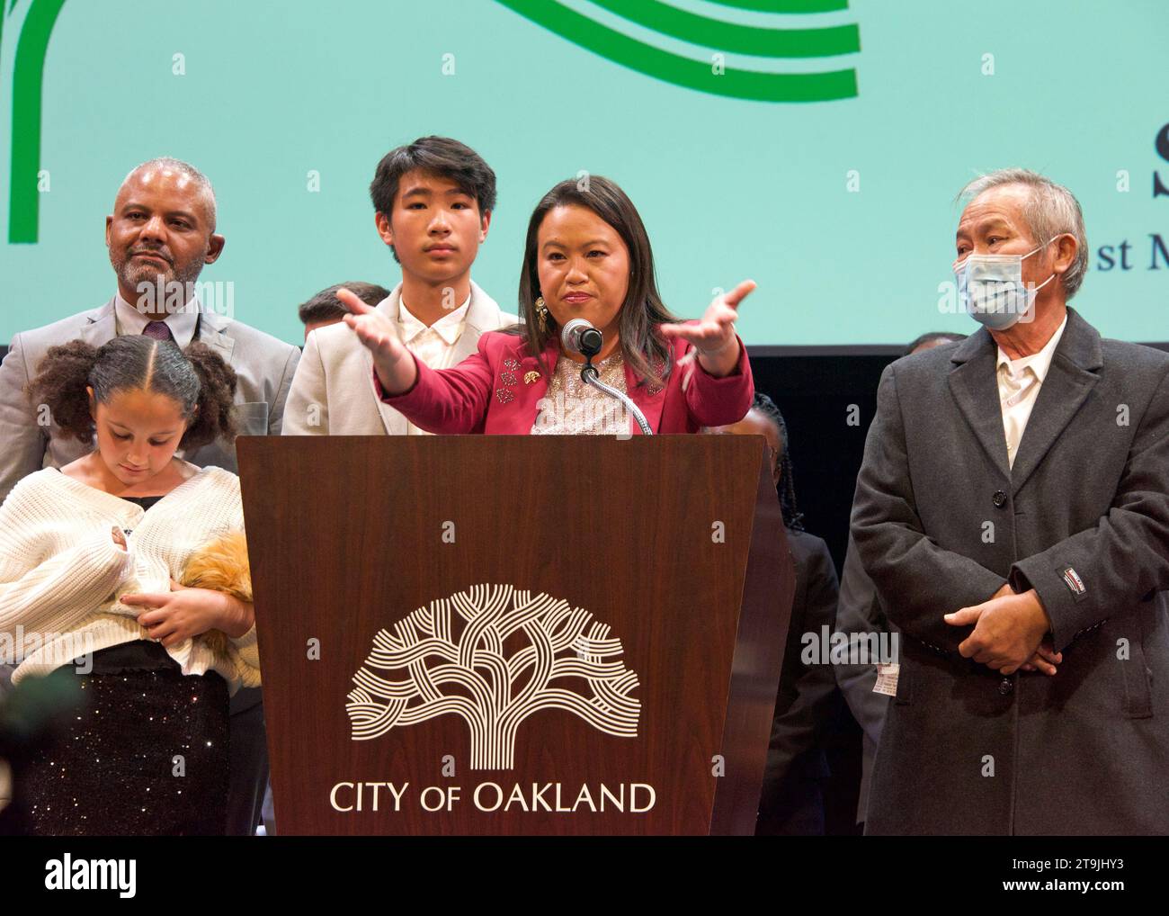 Oakland, CA - 9 janvier 2023 : Sheng Thao, maire nouvellement inauguré d'Oakland, s'exprimant lors de la cérémonie d'inauguration. Banque D'Images