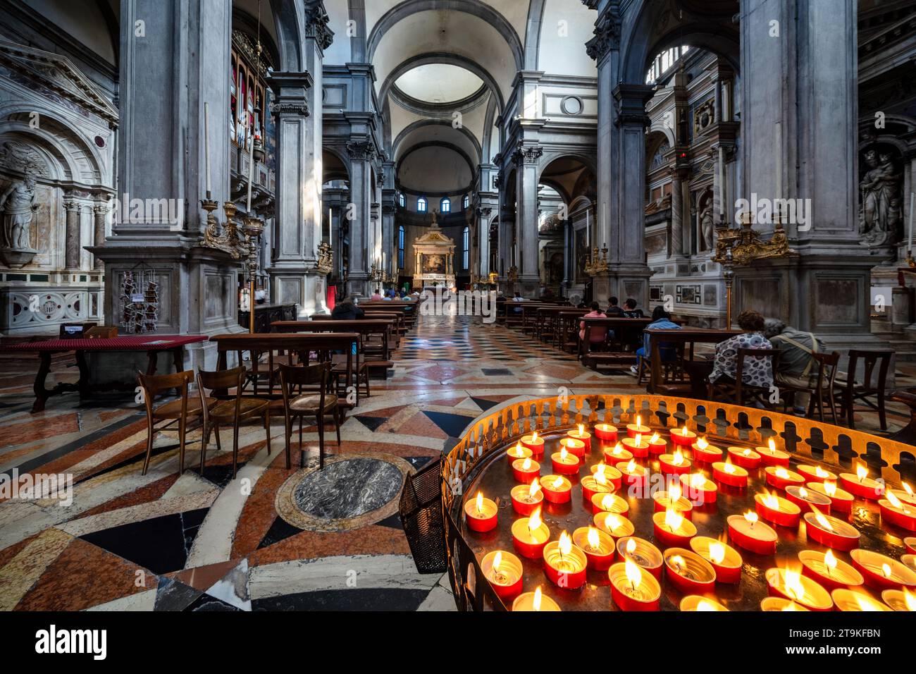 Intérieur d'une église à Venise, Italie Banque D'Images