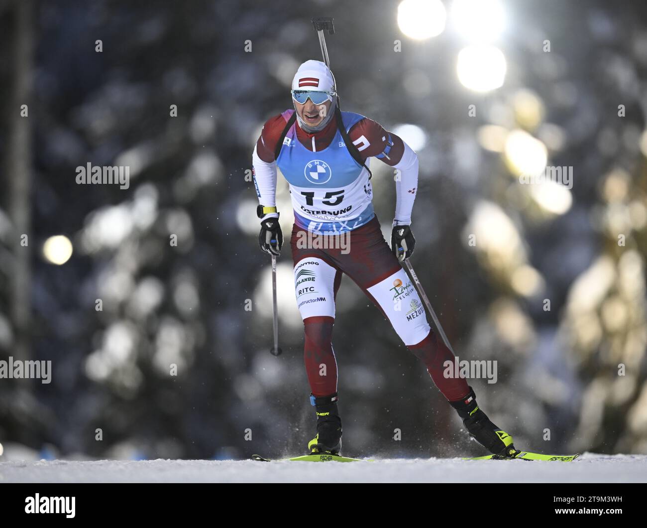 Andrejs Rastorgujevs, de Lettonie, en action lors de l'épreuve individuelle masculine de 20 km de la coupe du monde de biathlon IBU à Ostersund, Suède, le 26 novembre 2023. Photo : Anders Wiklund / TT / code 10040 Banque D'Images