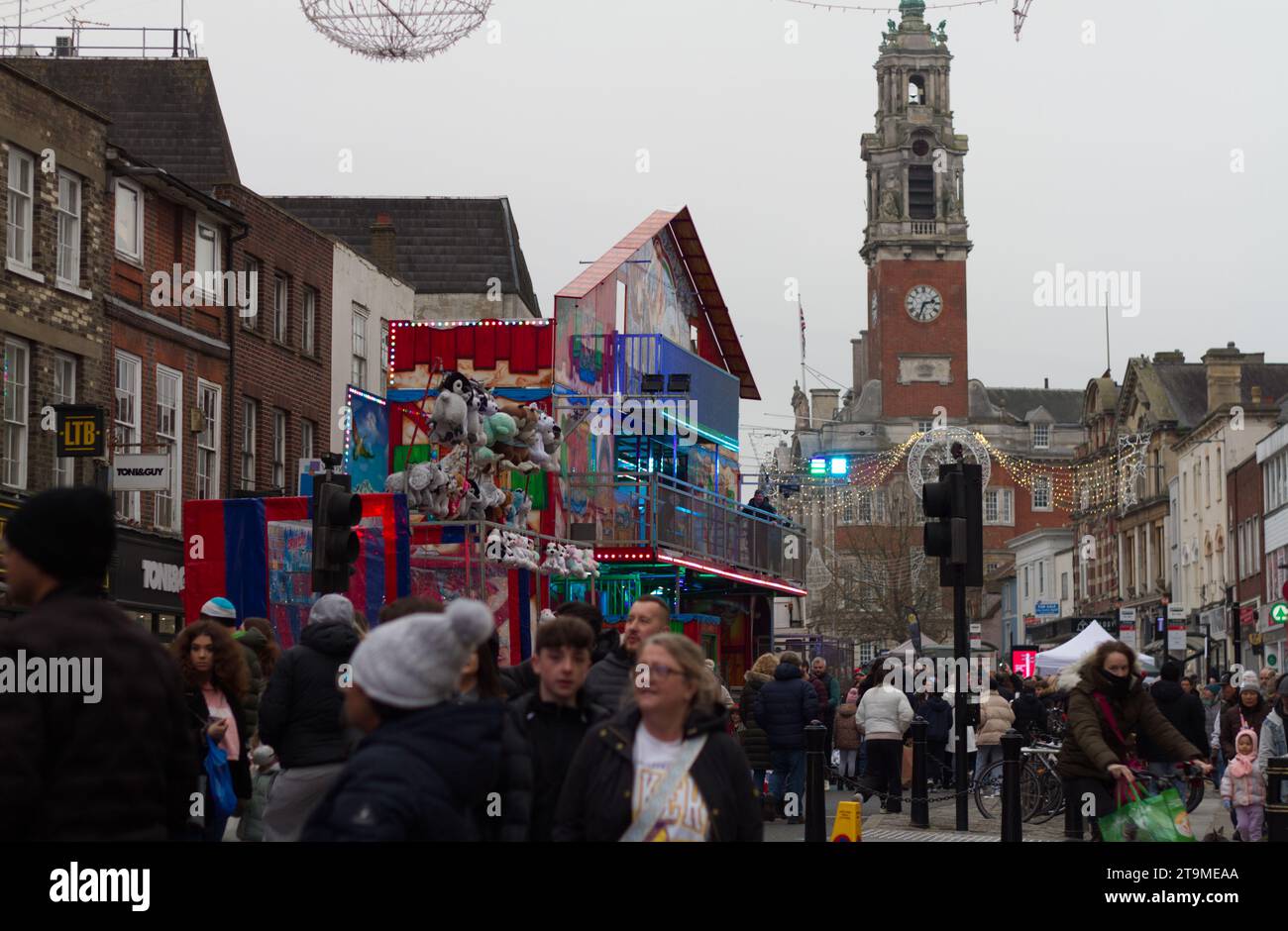 Colchester, Royaume-Uni. 26 novembre 2023. Colchester High Street est fermée à la circulation aujourd'hui pour un marché d'hiver avec des divertissements. Crédit:Eastern Views/Alamy Live News Banque D'Images