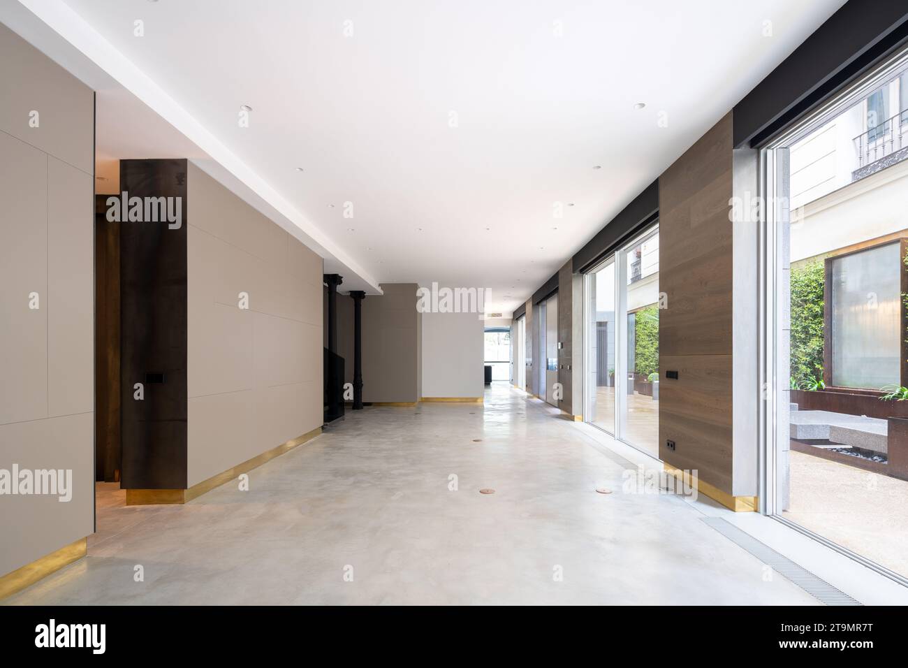 Découvrez le summum de l'élégance et de la sophistication dans ce penthouse de luxe à couper le souffle, situé au cœur de Madrid. Banque D'Images