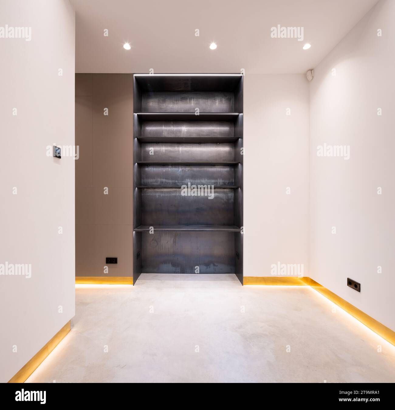 Découvrez le summum de l'élégance et de la sophistication dans ce penthouse de luxe à couper le souffle, situé au cœur de Madrid. Banque D'Images