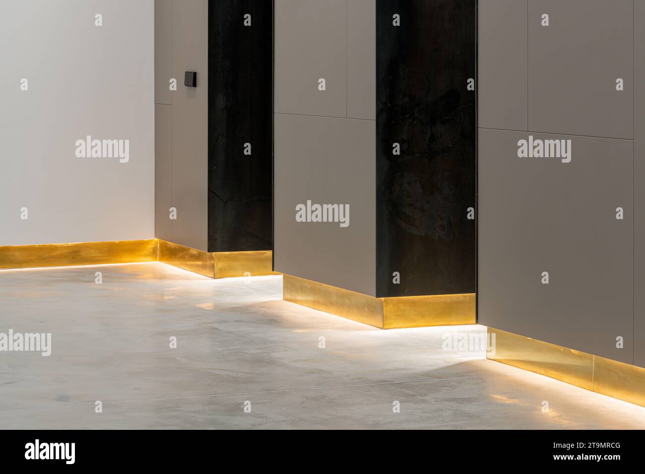 Découvrez le summum de l'élégance et de la sophistication dans ce penthouse de luxe à couper le souffle, situé au cœur de Madrid. Banque D'Images