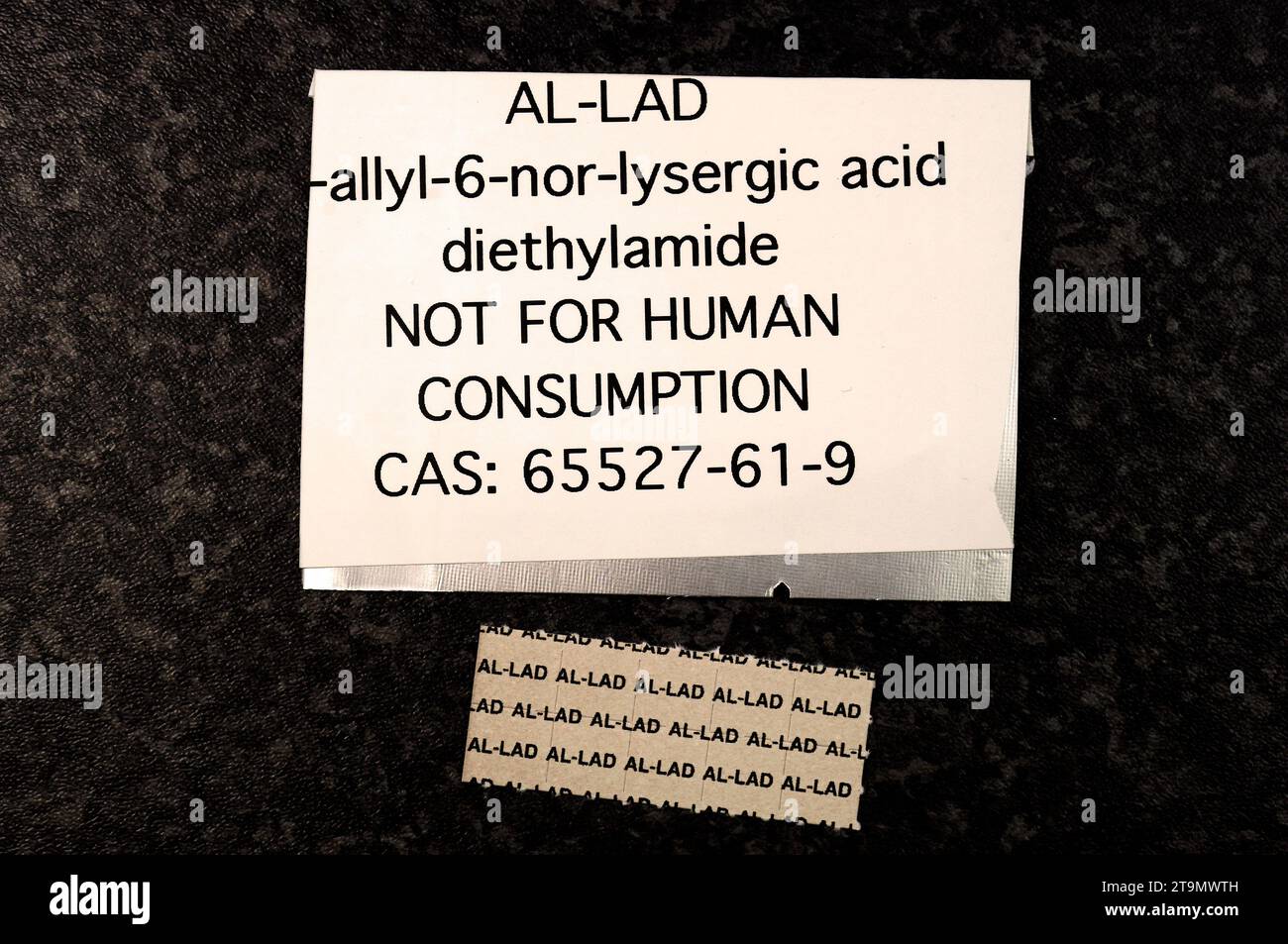 AL-LAD [6-allyl-6-nor-LSD] - analogue du LSD - blotters Banque D'Images