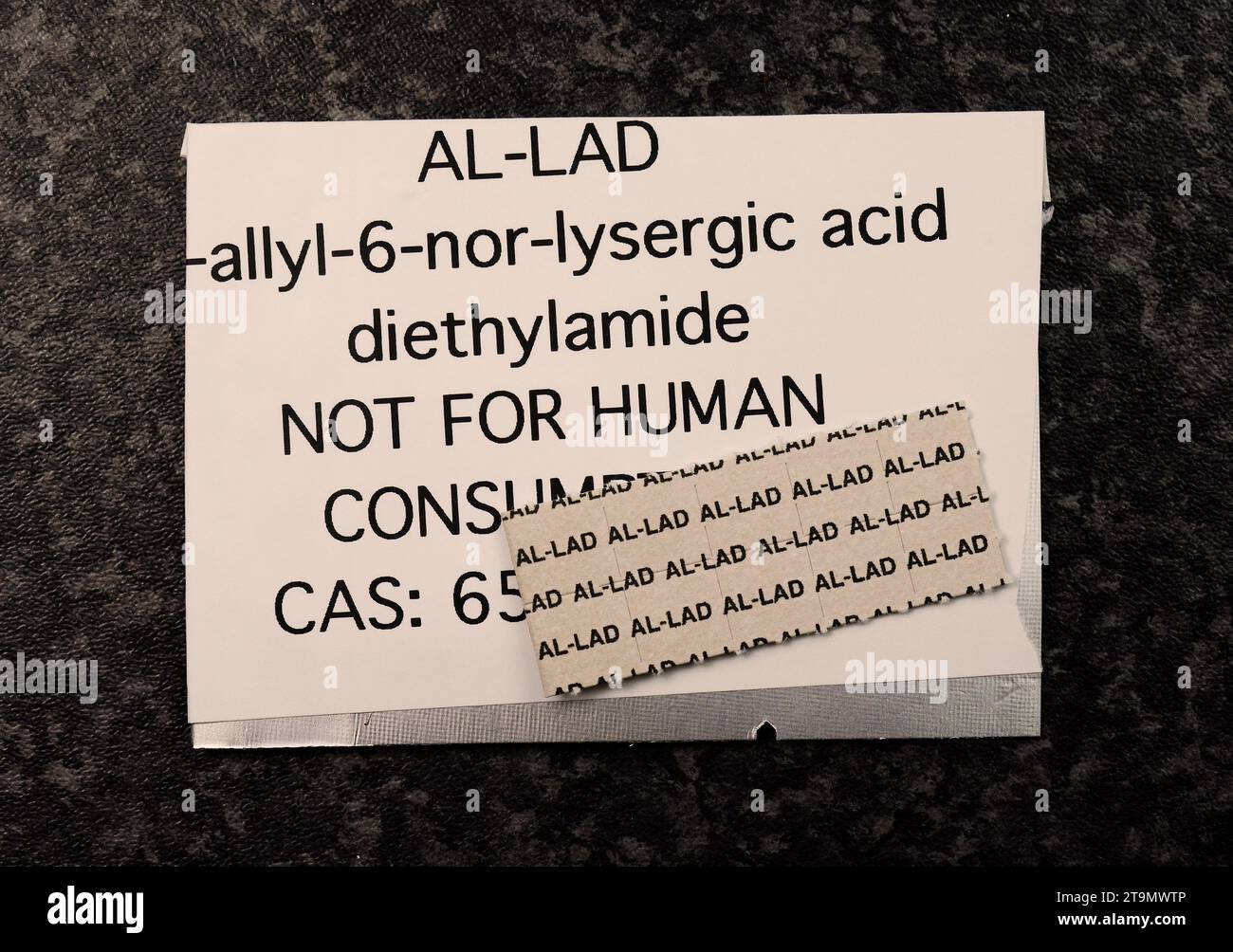 AL-LAD [6-allyl-6-nor-LSD] - analogue du LSD - blotters Banque D'Images