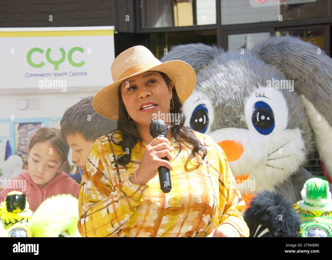 San Francisco, CA - 15 avril 2023 : le maire de Londres se reproduit au festival du printemps CYC à Waverly place dans Chinatown. Célébration de l'année du lapin. Banque D'Images