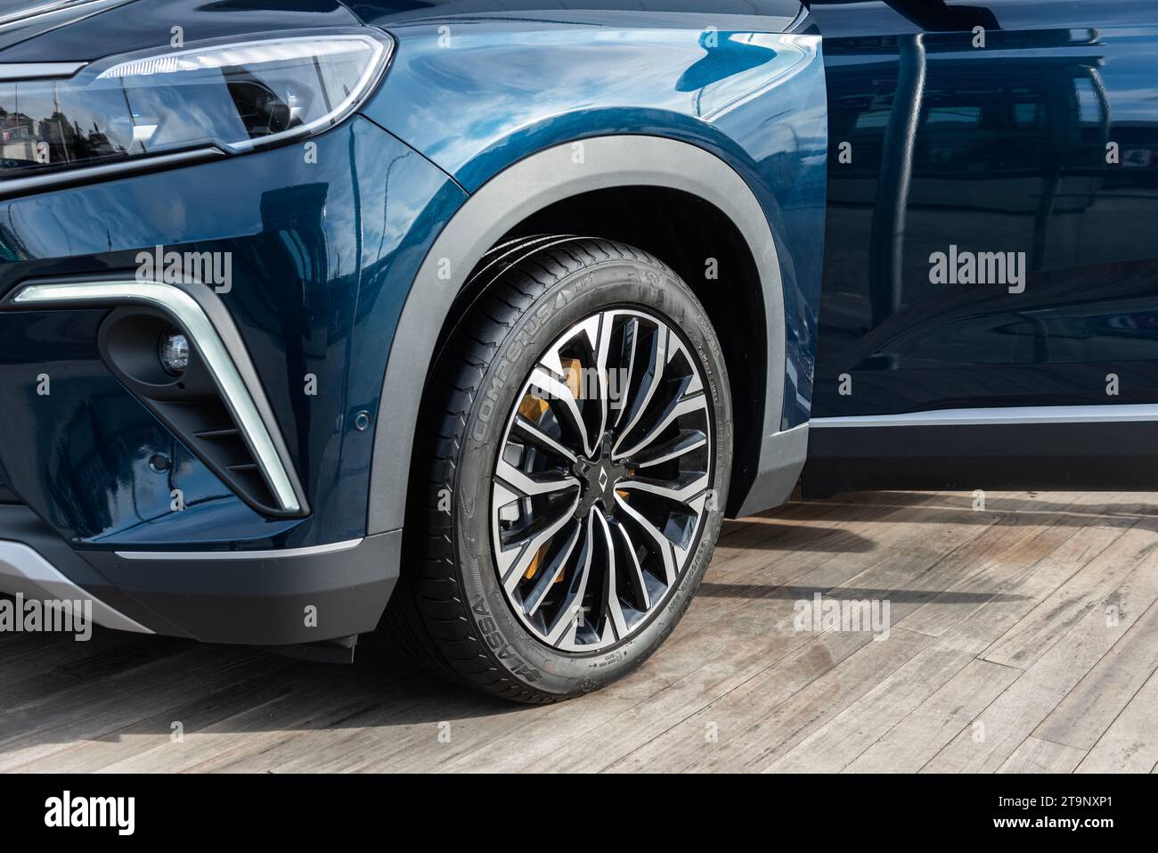 ISTANBUL, TURQUIE - 26 NOVEMBRE 2023 : stand TOGG T10X au centre commercial Nautilus. Le groupe automobile Enterprise de Turquie, ou Togg en abrégé, est un T. Banque D'Images ISTANBUL, TURQUIE - 26 NOVEMBRE 2023 : stand TOGG T10X au centre commercial Nautilus. Le groupe automobile Enterprise de Turquie, ou Togg en abrégé, est un T. Banque D'Images