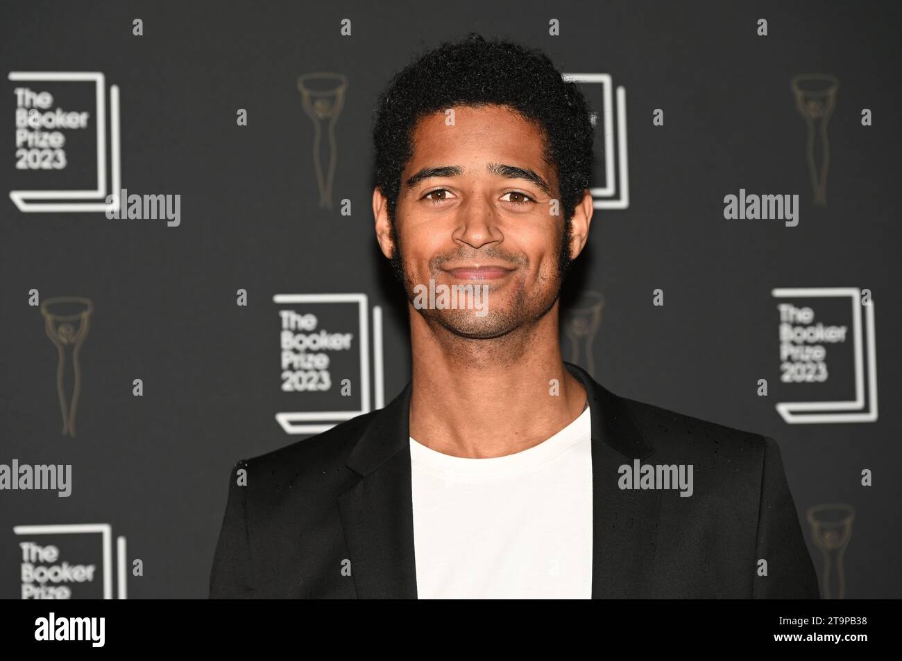 Londres, Royaume-Uni. 26 novembre 2023. Alferd Enoch assiste à la cérémonie des lauréats du Booker Prize 2023 à Old Billingsgate, Londres, Royaume-Uni. Crédit : Voir Li/Picture Capital/Alamy Live News Banque D'Images