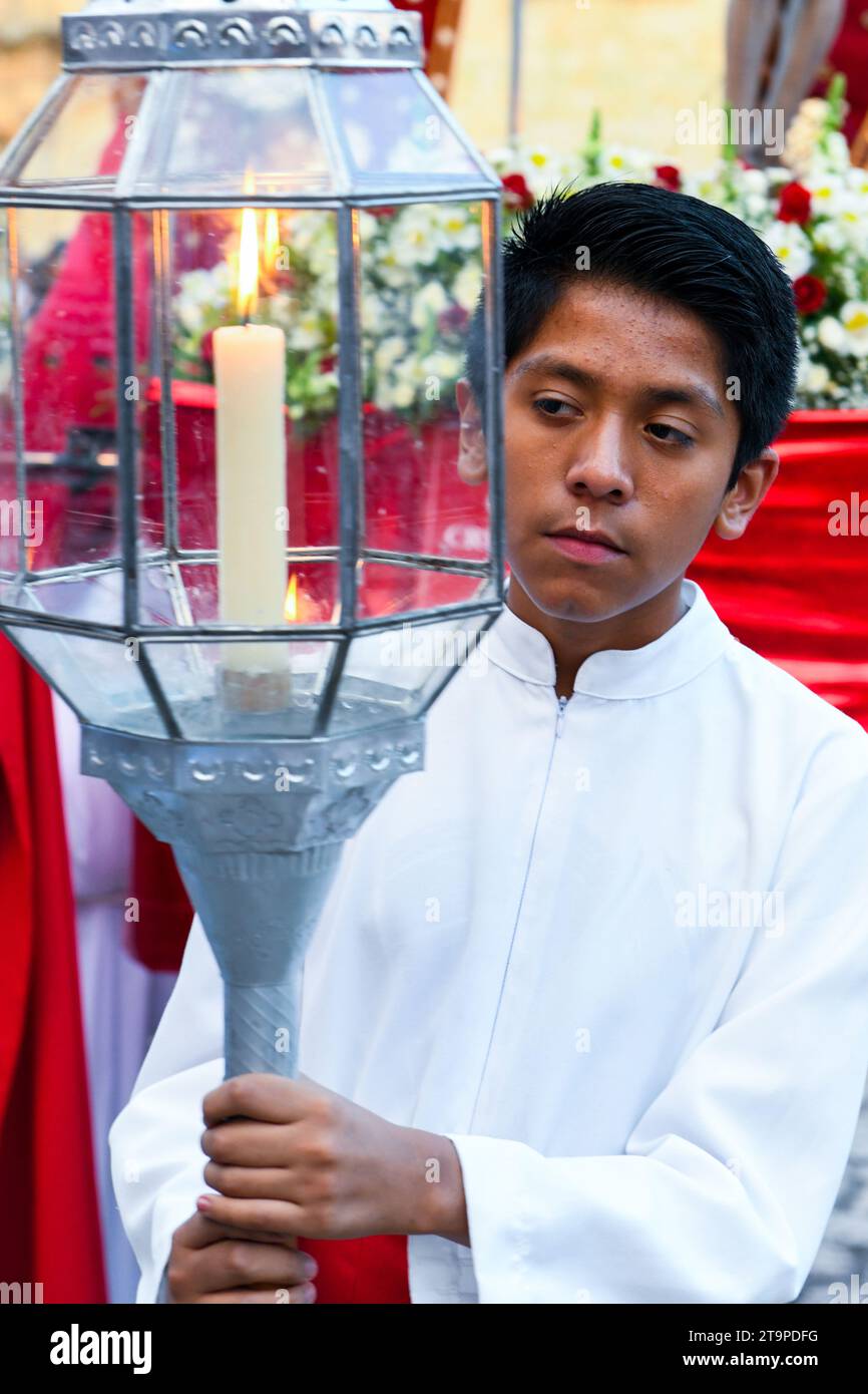 Défilé silencieux du Vendredi Saint à Pâques commémorant la Crucifixion et la mort de Jésus-Christ, dans la ville d'Oaxaca, Mexique Banque D'Images