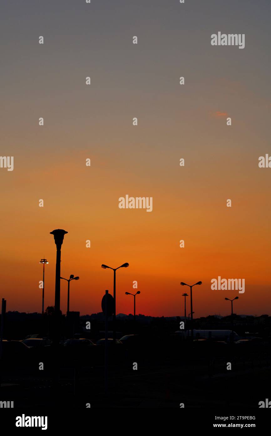 Aéroport Ioannis Kapodistraient, Corfou, Grèce au coucher du soleil Banque D'Images