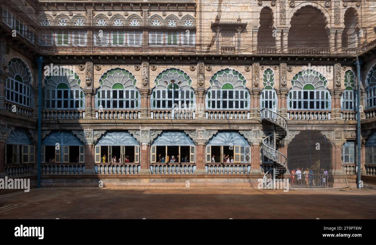 Une cour du palais de Mysore pendant la journée. Mysore, , Karnataka, Inde. Banque D'Images