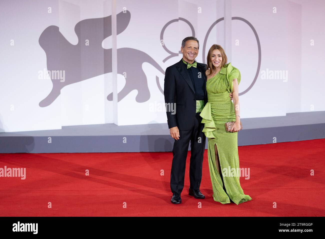 Lido di Venezia, Italie, le 3 septembre 2023 - Daniele Marcheggiani et son épouse Stefania Paoletti assistent au tapis rouge du 80° Venice film Festival. Crédits : Luigi de Pompeis / Alamy Live News stock photo Banque D'Images